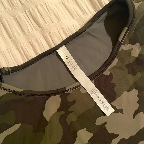 Lululemon Cropped Sweater Size 8 - Picture 2 of 2